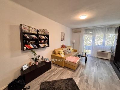 Eladó lakás Szolnok