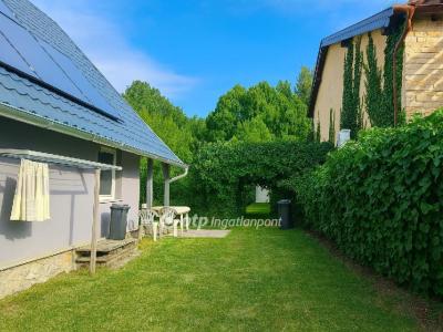 Eladó családi ház Dömsöd