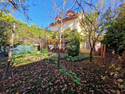 Eladó családi ház Baja