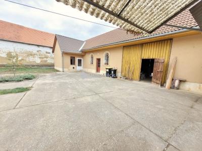 Eladó családi ház Udvar