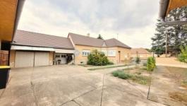 Eladó családi ház Udvar