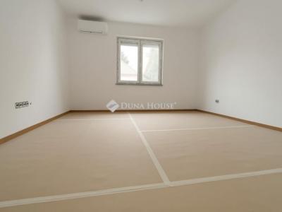 Eladó családi ház Monor