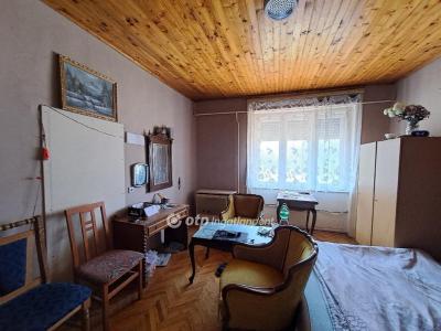 Eladó családi ház Kenderes