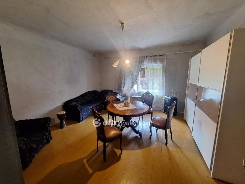 Eladó családi ház Almáskamarás