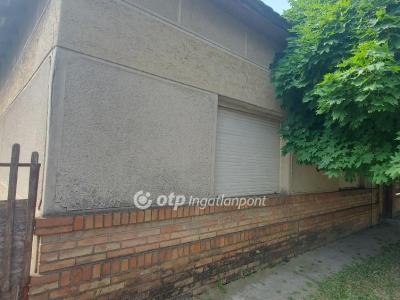 Eladó családi ház Kunszentmárton