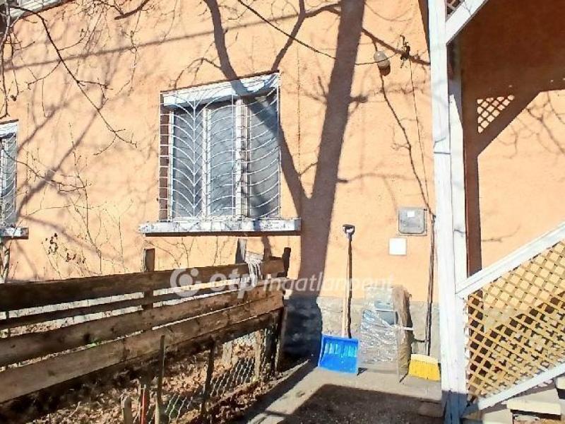 Eladó családi ház Budapest