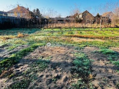 Eladó lakóövezeti telek Tápiószecső