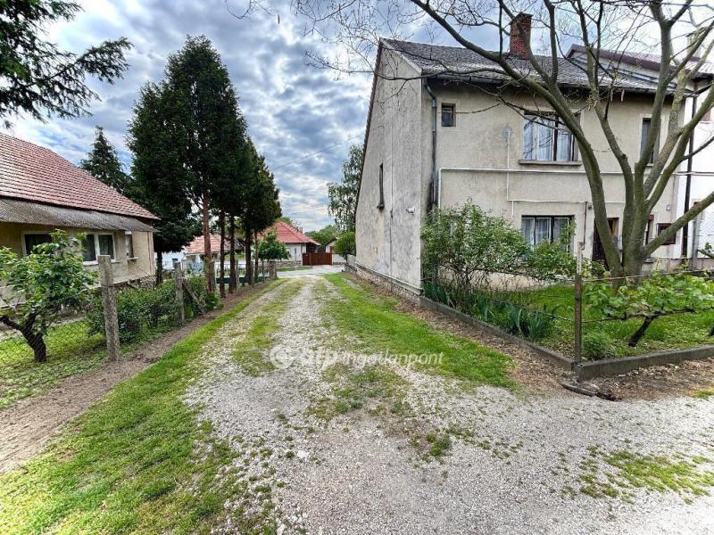 Eladó lakás Pápakovácsi