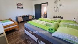 Eladó családi ház Bakonyság