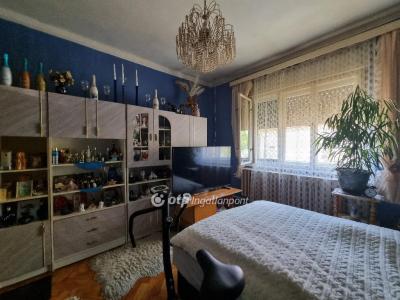 Eladó családi ház Pápa