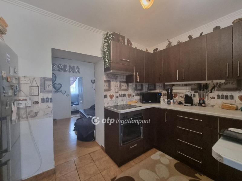 Eladó családi ház Pápa