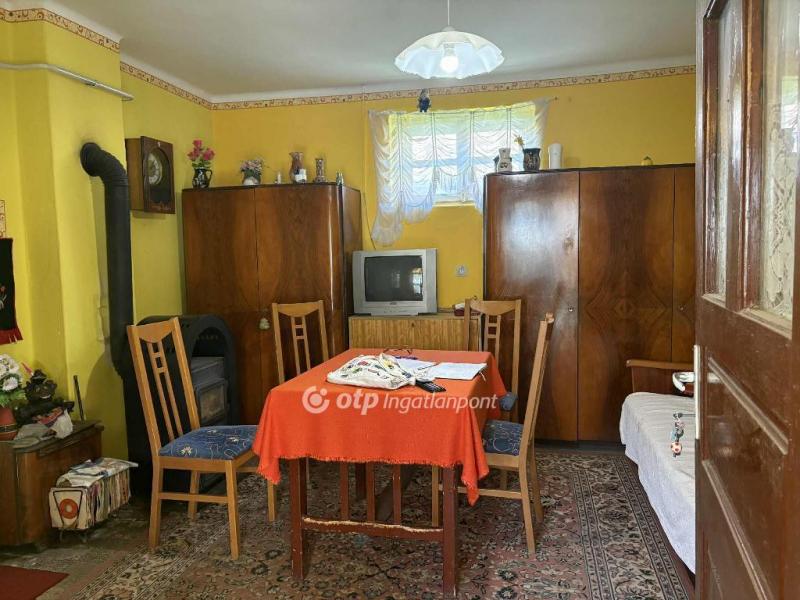 Eladó családi ház Nagyalásony
