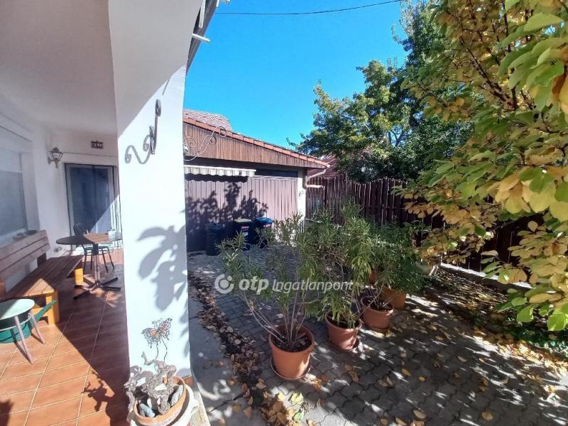 Eladó családi ház Budapest