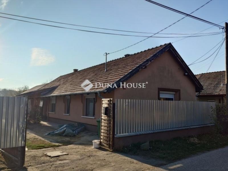 Eladó családi ház Örkény