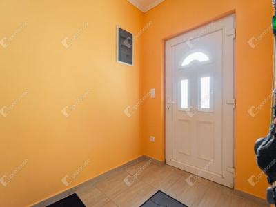 Eladó családi ház Monor