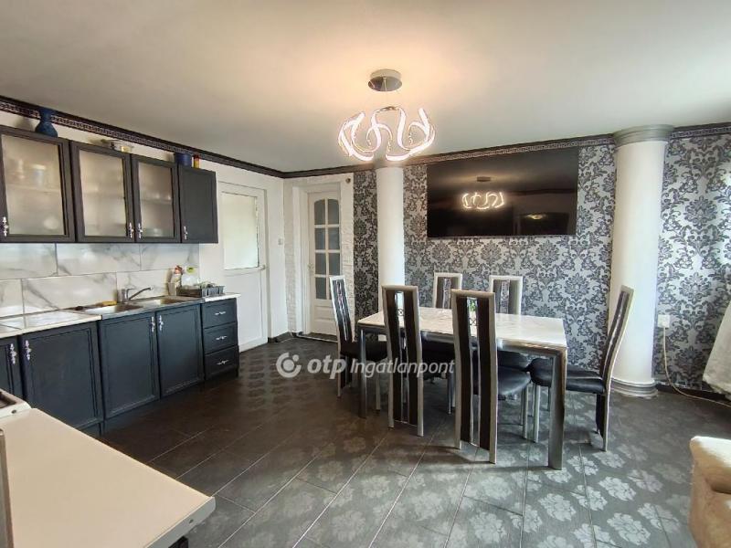 Eladó családi ház Szentes