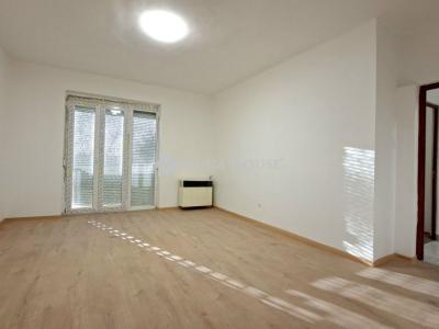 Eladó lakás Komló