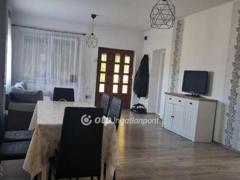 Eladó családi ház Albertirsa