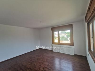 Eladó családi ház Baja