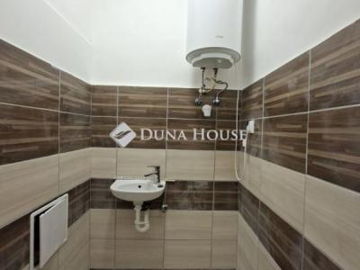 Eladó lakás Komló