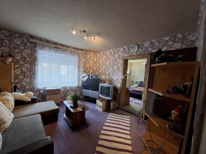 Eladó családi ház Tura