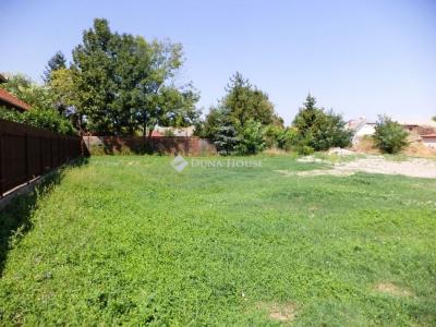 Eladó lakóövezeti telek Pusztaszabolcs