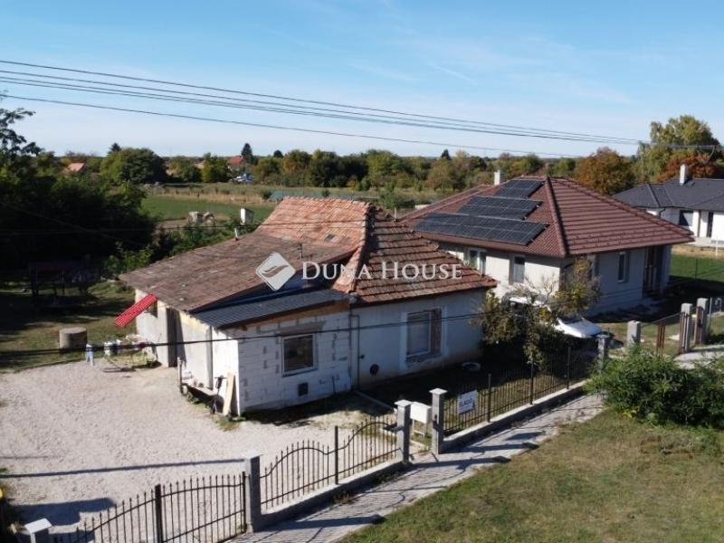 Eladó családi ház Iváncsa