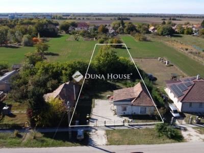 Eladó családi ház Iváncsa