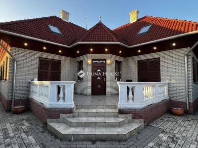 Eladó családi ház Dunaújváros