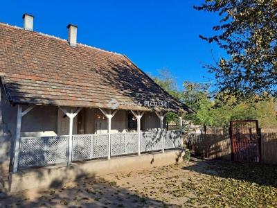 Eladó családi ház Tápiószentmárton