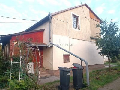 Eladó családi ház Békéscsaba