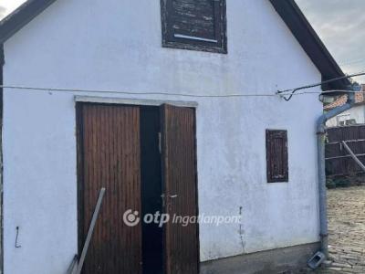 Eladó családi ház Szekszárd