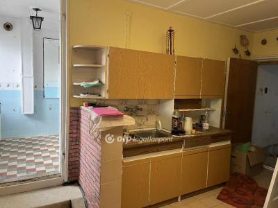 Eladó családi ház Szekszárd