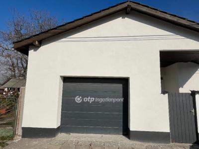 Eladó családi ház Cegléd