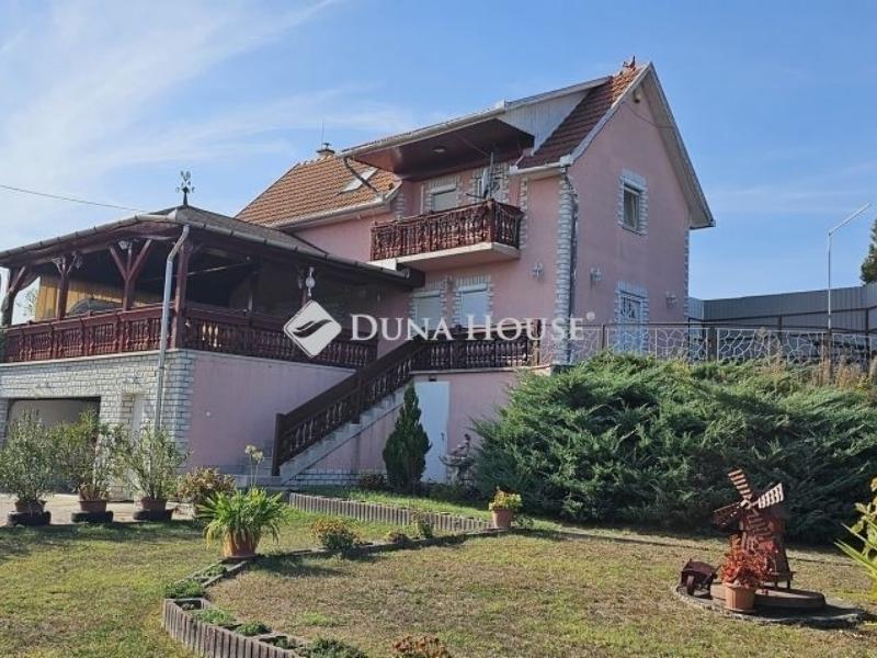 Eladó családi ház Tápiószecső