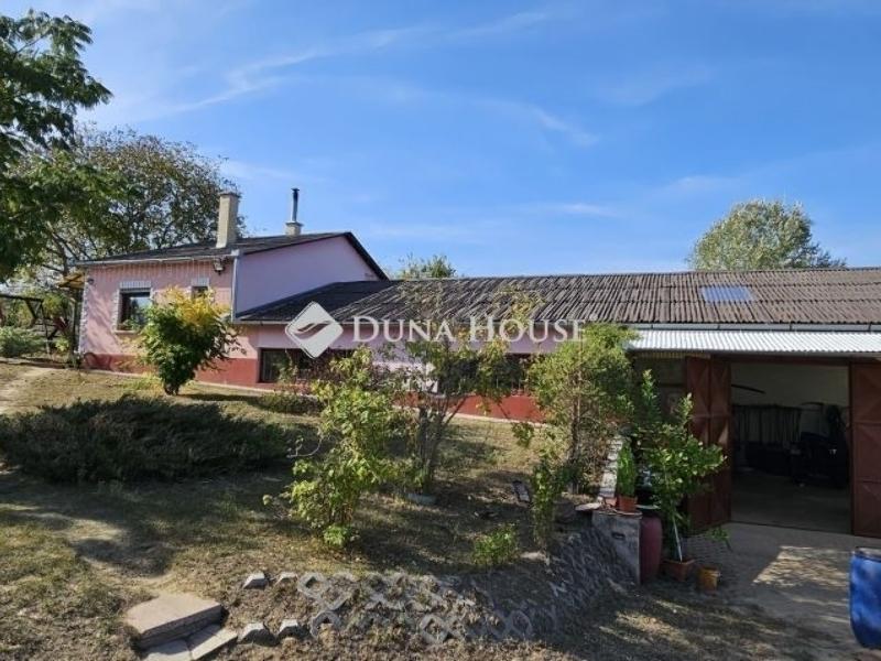 Eladó családi ház Tápiószecső