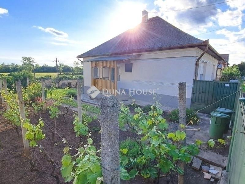 Eladó családi ház Zsámbok