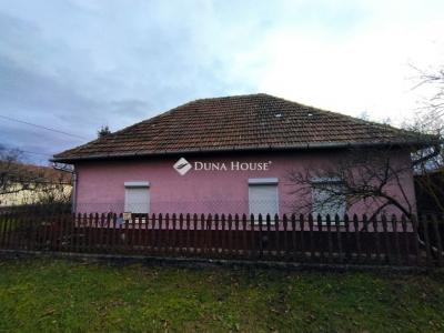 Eladó családi ház Tura