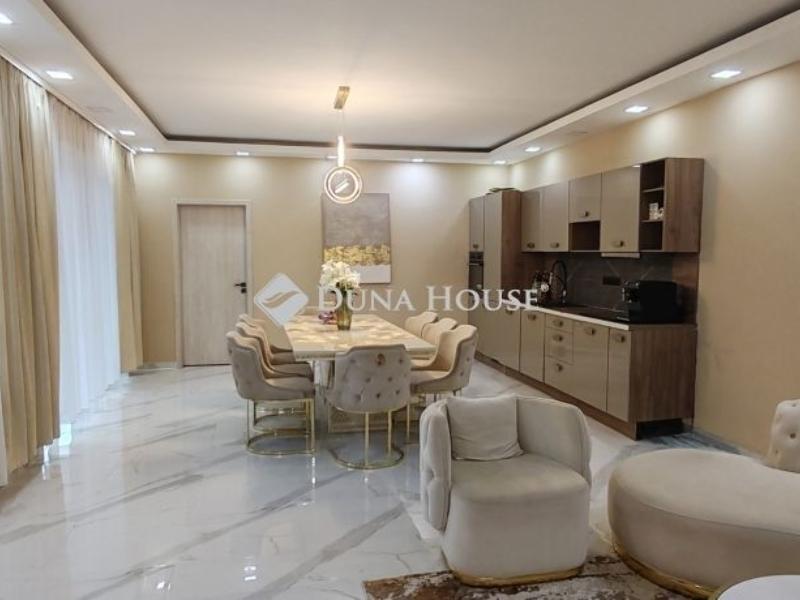 Eladó családi ház Üllő