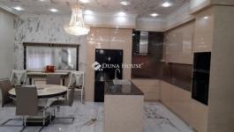 Eladó családi ház Tura