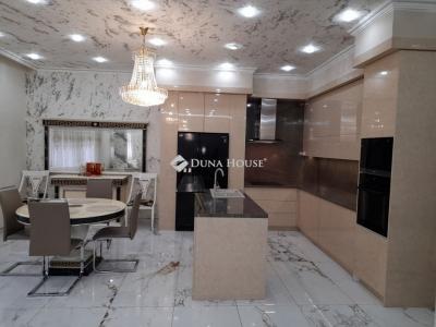 Eladó családi ház Tura