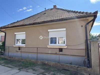 Eladó családi ház Tura