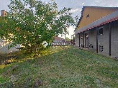 Eladó családi ház Tura