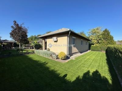 Eladó családi ház Nagyvenyim