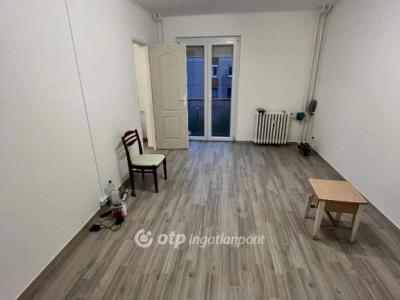 Eladó lakás Dunaújváros