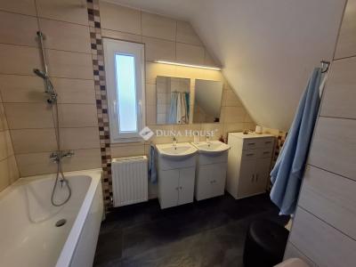 Eladó családi ház Csatár