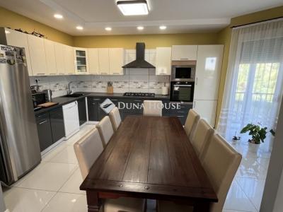 Eladó családi ház Csatár