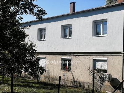 Eladó lakás Dunavecse