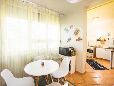 Eladó lakás Gárdony