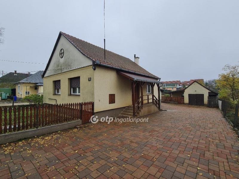 Eladó családi ház Debrecen